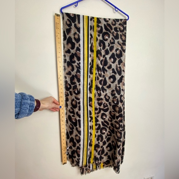 Chic Leopard Print Scarf with Bold Stripes, thin material - Picture 6 of 8